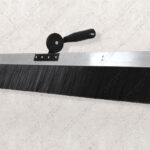 Универсальная щетка 120 см. для браширования бетона с полотнами разной жесткости купить в Москве